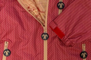 62fb93b6a2f30e39fe7bef72_Ducksday packshots rainsuits Wick detail.jpg