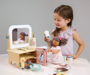 pol_pl_Salon-fryzjerski-drewniana-toaletka-z-akcesoriami-Tender-Leaf-Toys-1319_6.jpg